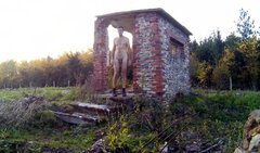 SIEMONIA - ruiny w lesie 20251023.mp4_snapshot_01.58_[2025.10.26