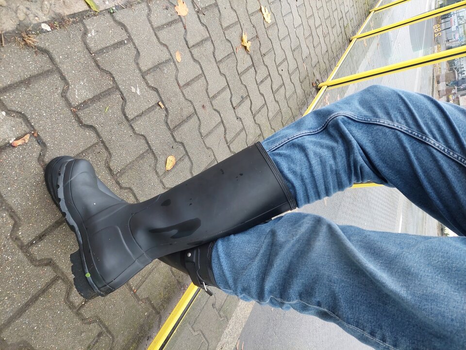 20251027_142254.jpg - Rubber_gloves