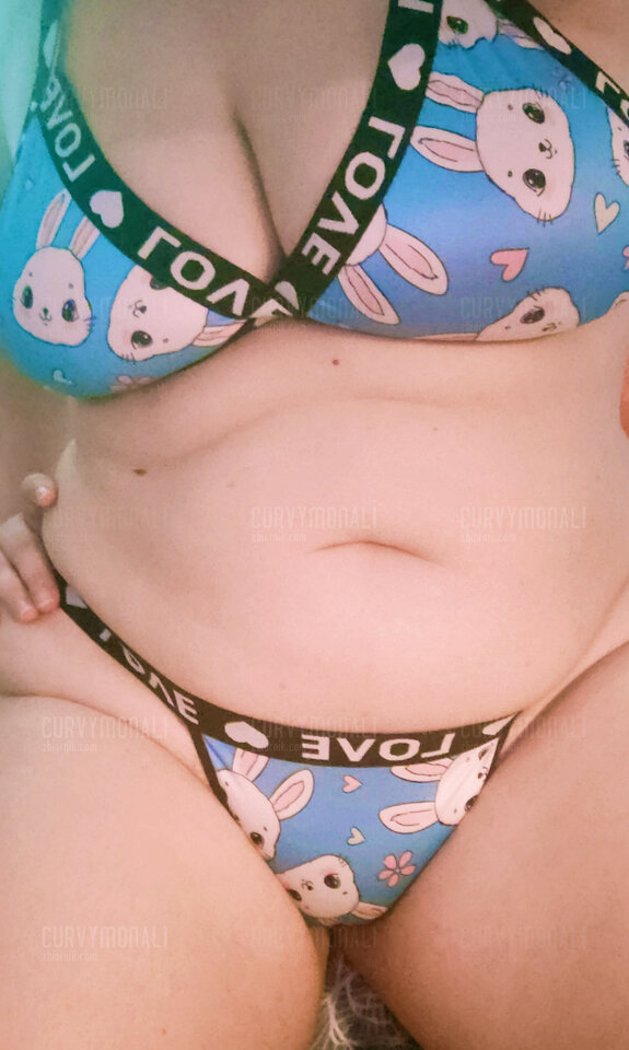🐰 - CurvyMonali
