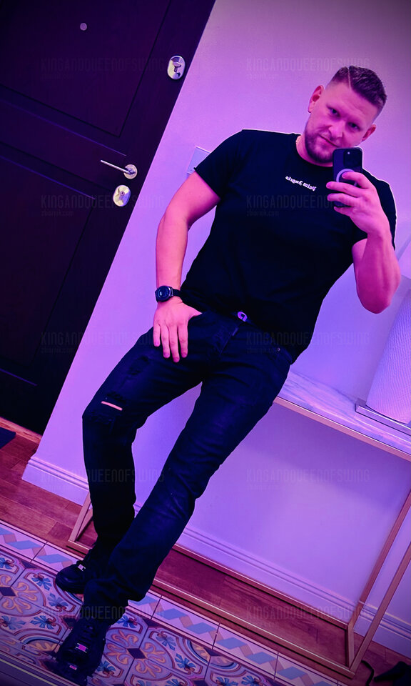 :) - KingAndQueenOfSwing