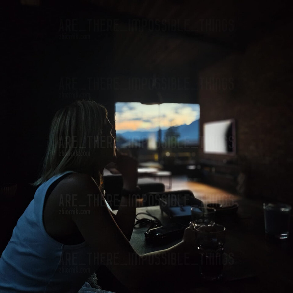 8b0066ba-bf2b-4d29-b41e-056f7d7da6d6.jpeg - Are_there_impossible_things