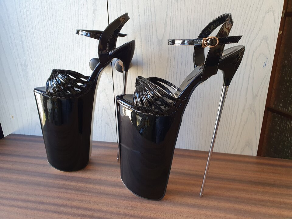 20251104_112718.jpg - heelskasia