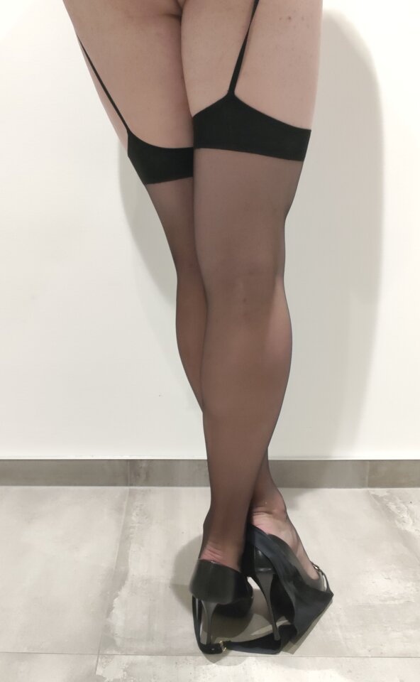 1000004368.jpg - HighHeelsPanty