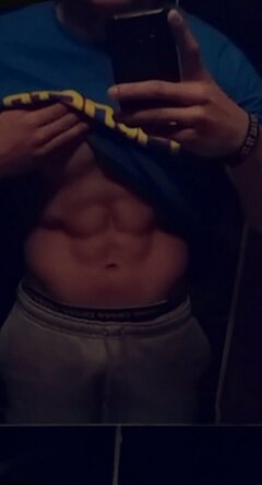 Screenshot_20251106_214255_Samsung Internet.jpg