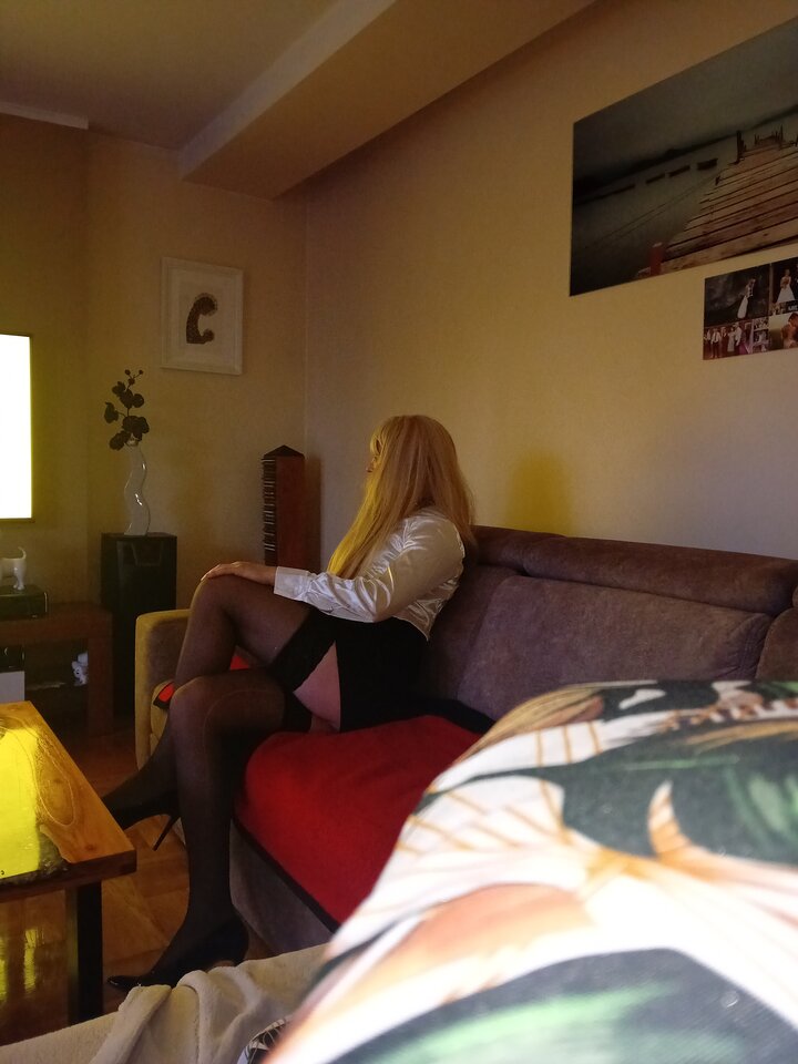 1000130859.jpg - sylviacrossdress